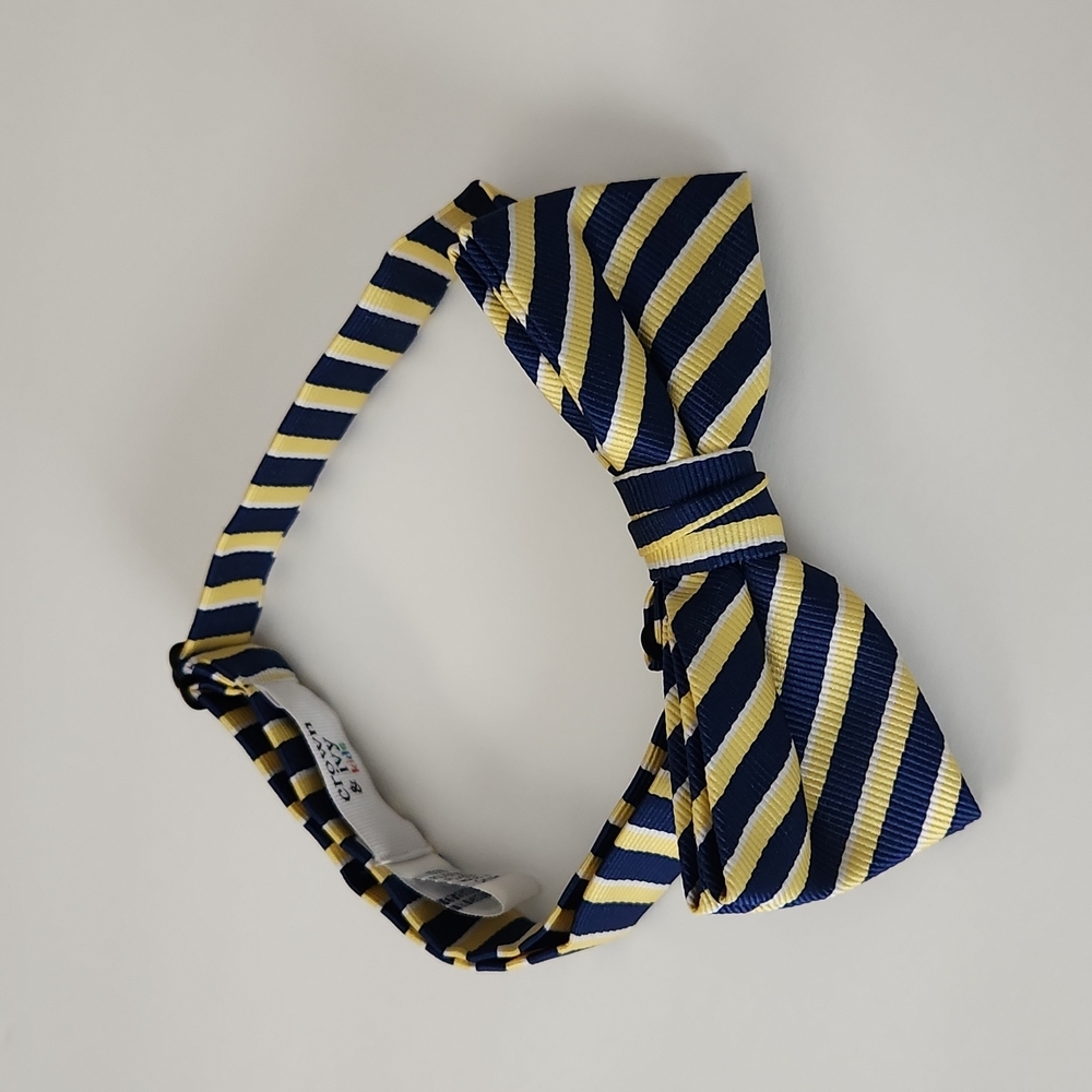 Crown & Ivy bow tie